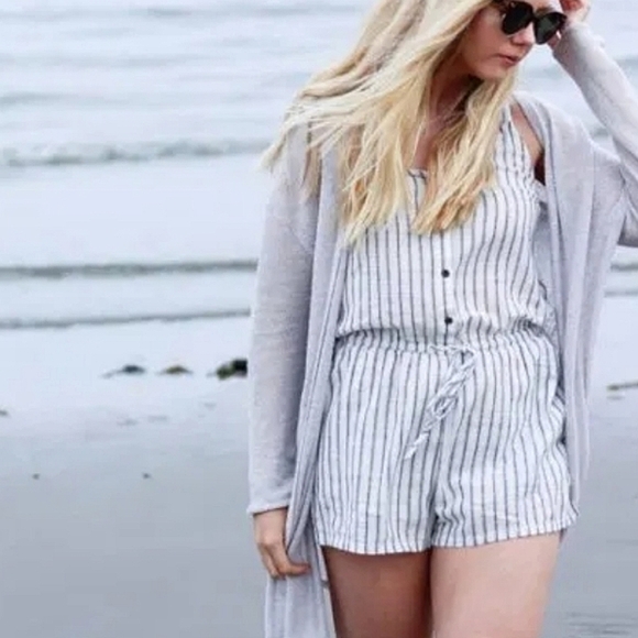 FINAL SALE!🆕🌿OLD NAVY STRIPED ROMPER🌿 - Picture 3 of 10